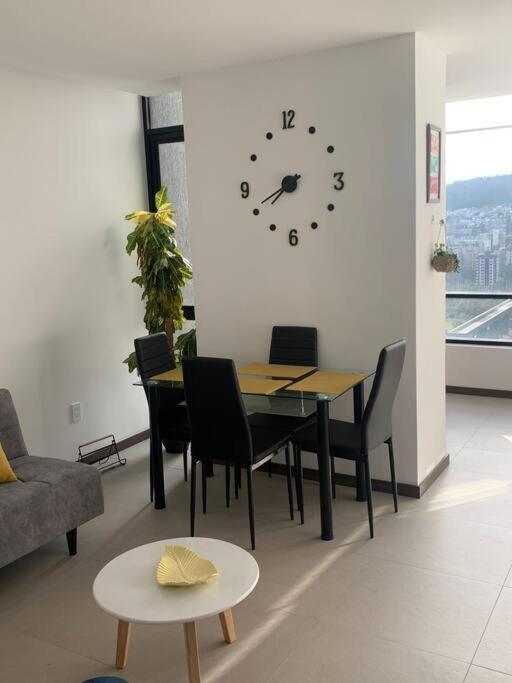 Confort Suite La Carolina Кіто Екстер'єр фото