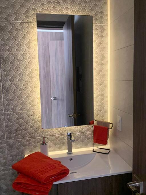 Confort Suite La Carolina Кіто Екстер'єр фото