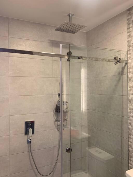 Confort Suite La Carolina Кіто Екстер'єр фото